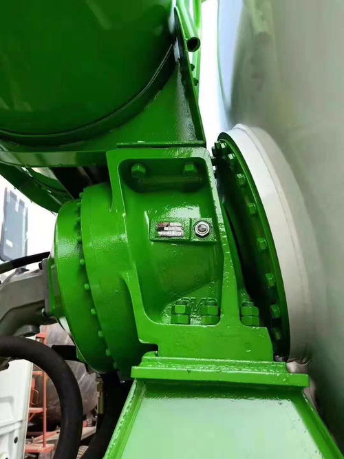 程力攪拌車廠家供應(yīng)，專業(yè)機(jī)電設(shè)備歡迎來電訂購